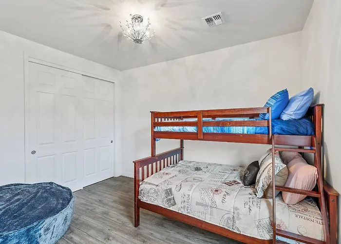 Our Happy Place Minutes To Downtown Nau Brand New Holiday home